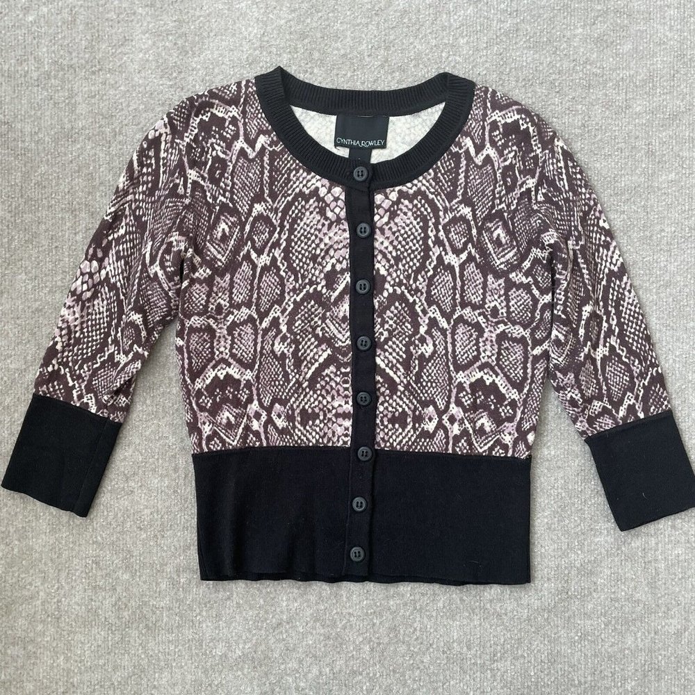 Cynthia Rowley Cropped Cardigan Womens Small Purple Snake Print 3/4 Sleeve Knit